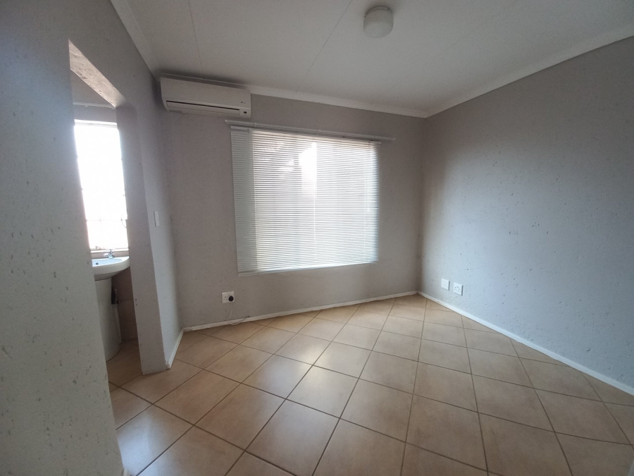 To Let 1 Bedroom Property for Rent in Vyfhoek A H North West